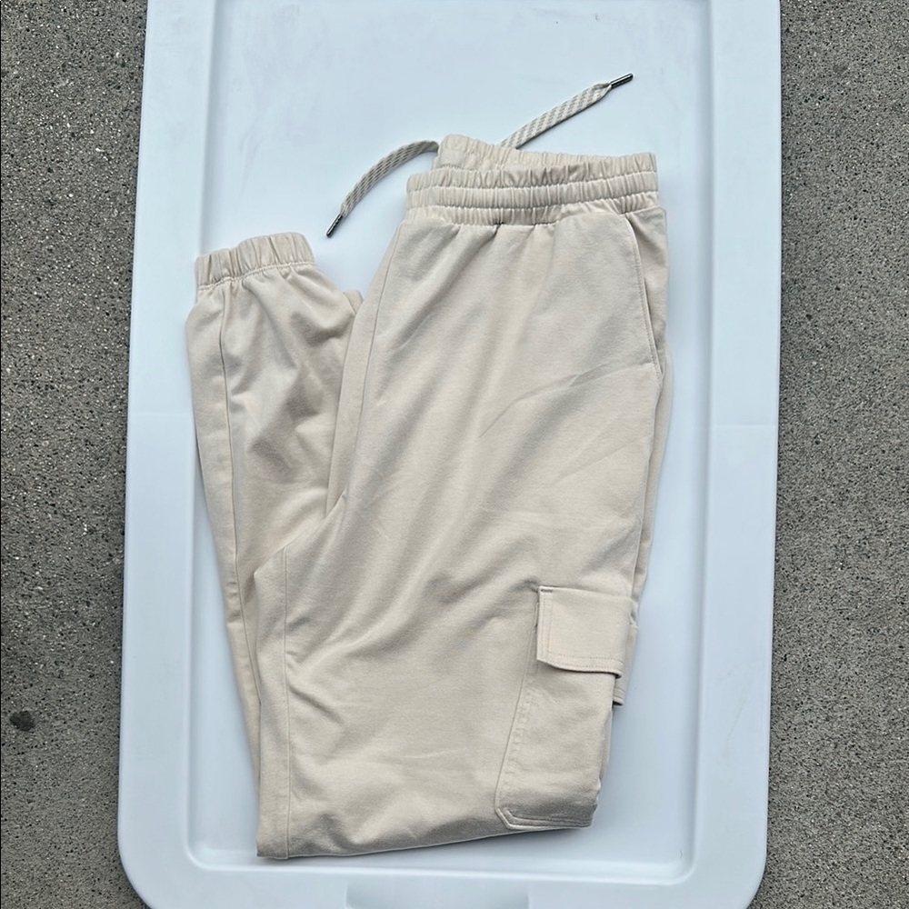 Vuori Boyfriend Joggers  Cargo Pockets light beige/ivory size S